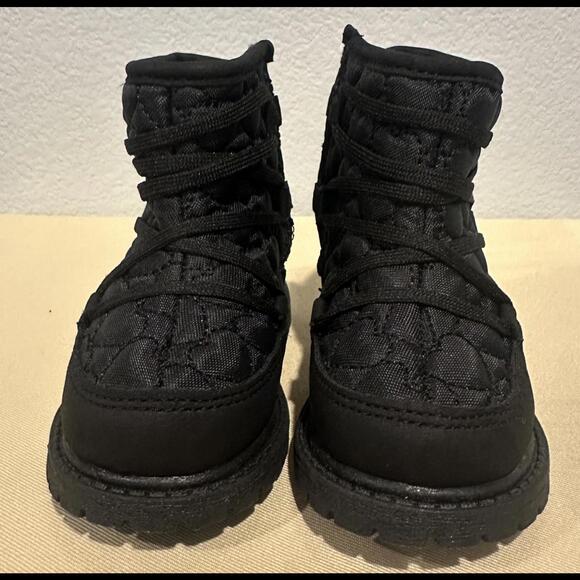 New Carter Tayla Girl's Quilted Boots Toddler Size 4 - Picture 1 of 6